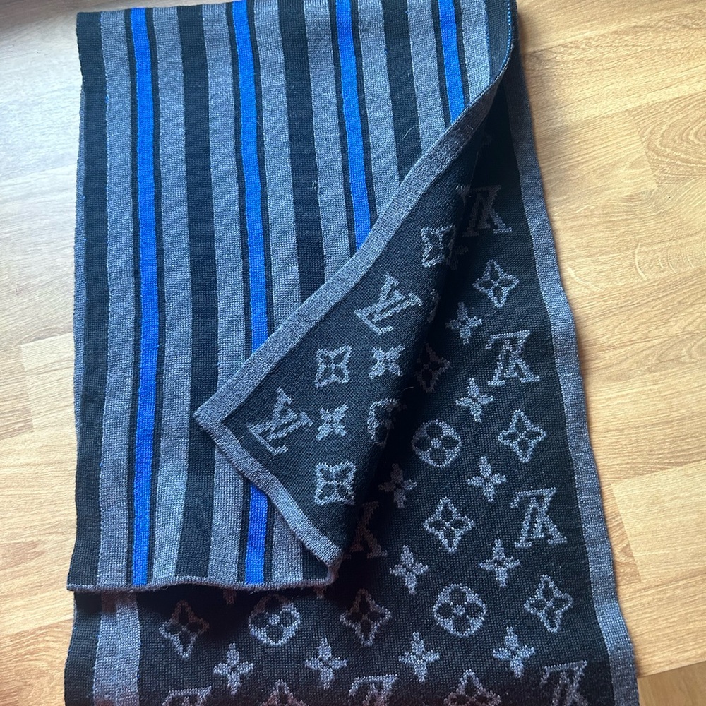 Louis Vuitton Monogram Stripy scarf